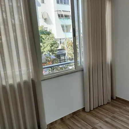 Bonzo Homes * تيرانا